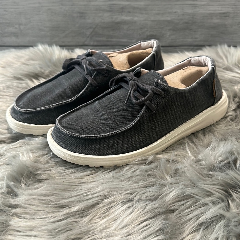 Hey Dude Wendy Chambray Off Black Size 6